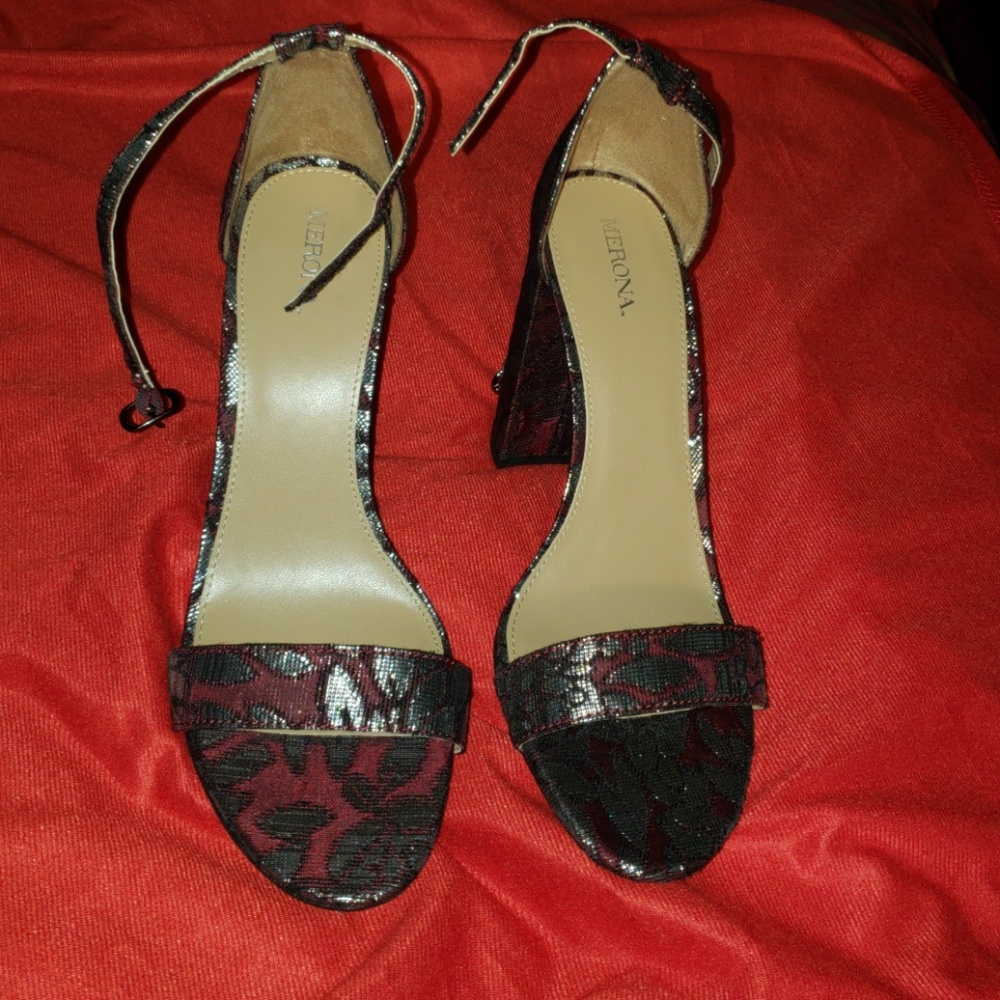 Floral pattern shoes
